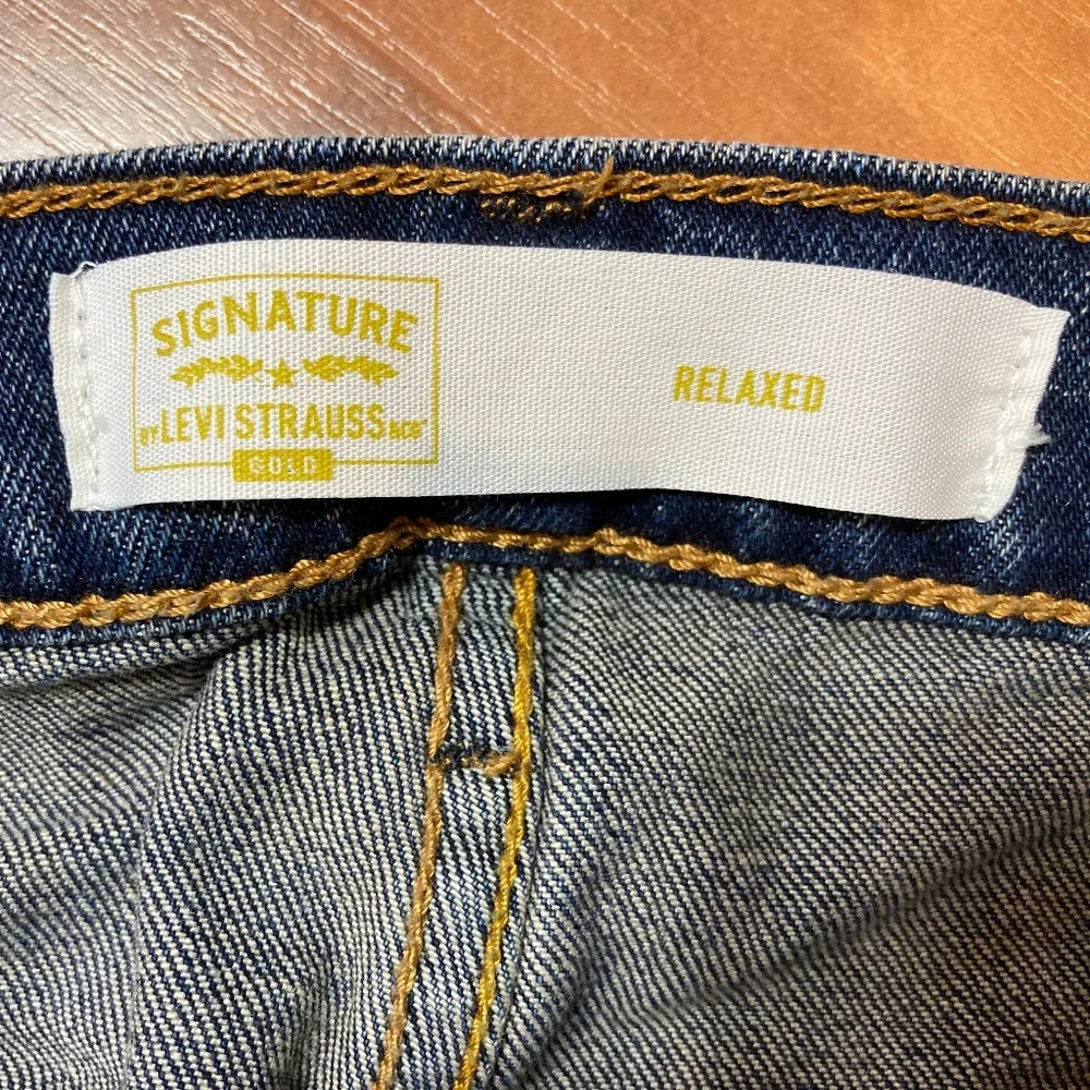 Levis Signature Gold relaxed denim - Picture 4 of 13